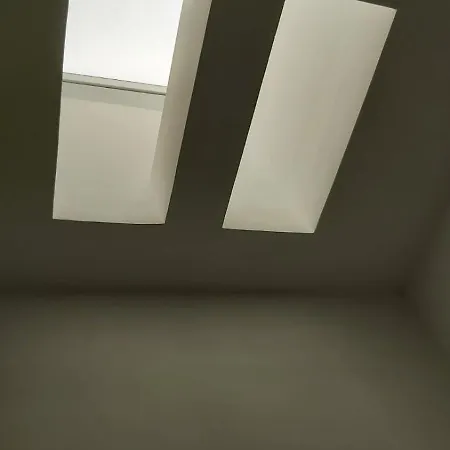 לינה וארוחת בוקר Rais 3*