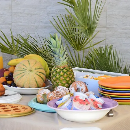 לינה וארוחת בוקר Rais 3*